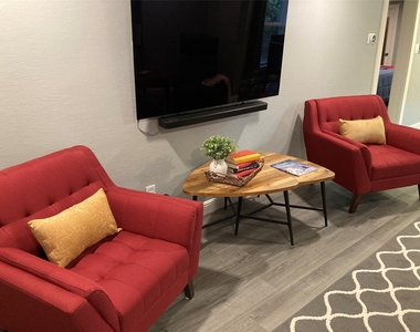 936 Jean Street - Photo Thumbnail 2