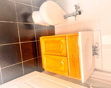 16-70 Bell Boulevard - Photo Thumbnail 7