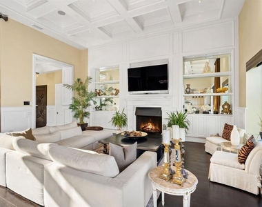 4490 Eastbourne Bay - Photo Thumbnail 10
