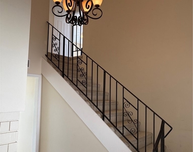 1742 La Mesa Oaks - Photo Thumbnail 2
