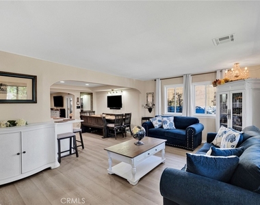 246 E Mission - Photo Thumbnail 8