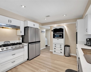 246 E Mission - Photo Thumbnail 17