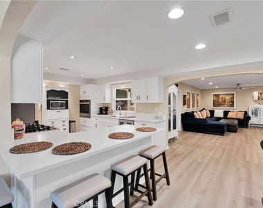 246 E Mission - Photo Thumbnail 16