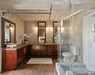 312 W 5th Street - Photo Thumbnail 10