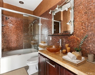 312 W 5th Street - Photo Thumbnail 17