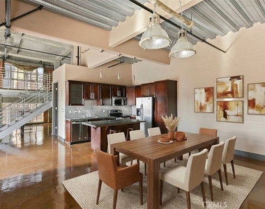 312 W 5th Street - Photo Thumbnail 5