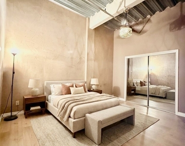 312 W 5th Street - Photo Thumbnail 5