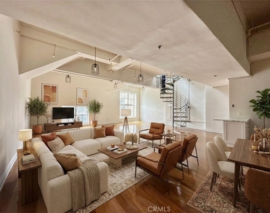 312 W 5th Street - Photo Thumbnail 8