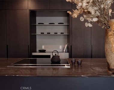 838 N Kings Road - Photo Thumbnail 2
