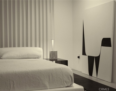 838 N Kings Road - Photo Thumbnail 18