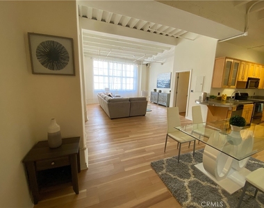 312 W 5th Street - Photo Thumbnail 9