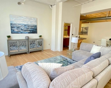 312 W 5th Street - Photo Thumbnail 7