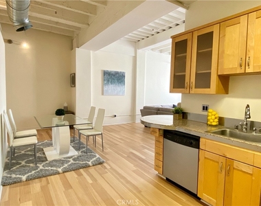 312 W 5th Street - Photo Thumbnail 12