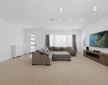 26729 Blue Hills Lp - Photo Thumbnail 9