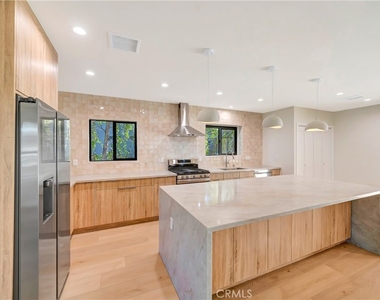4419 Tyrone Street - Photo Thumbnail 10