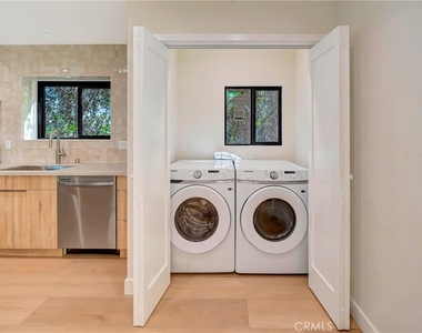 4419 Tyrone Street - Photo Thumbnail 16