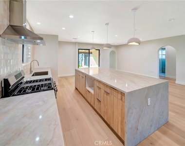 4419 Tyrone Street - Photo Thumbnail 14