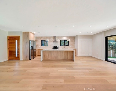 4419 Tyrone Street - Photo Thumbnail 8