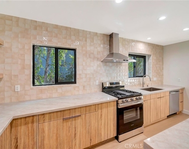 4419 Tyrone Street - Photo Thumbnail 11