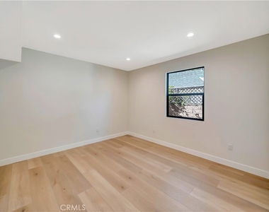 4419 Tyrone Street - Photo Thumbnail 24