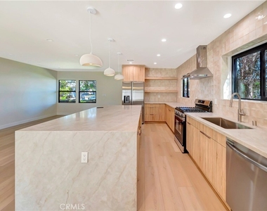 4419 Tyrone Street - Photo Thumbnail 13
