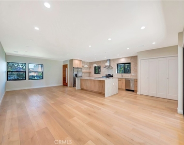 4419 Tyrone Street - Photo Thumbnail 6
