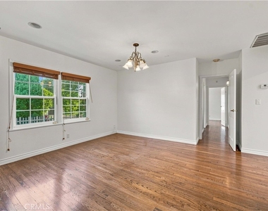 5017 Rubio Avenue - Photo Thumbnail 14