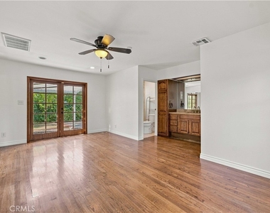 5017 Rubio Avenue - Photo Thumbnail 17
