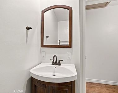 5017 Rubio Avenue - Photo Thumbnail 29