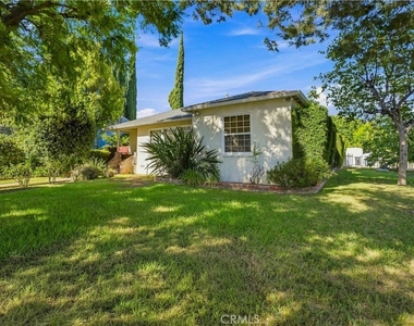 5017 Rubio Avenue - Photo Thumbnail 1