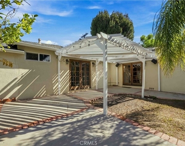 5017 Rubio Avenue - Photo Thumbnail 31