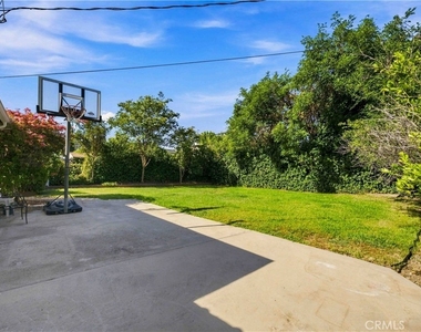 5017 Rubio Avenue - Photo Thumbnail 32