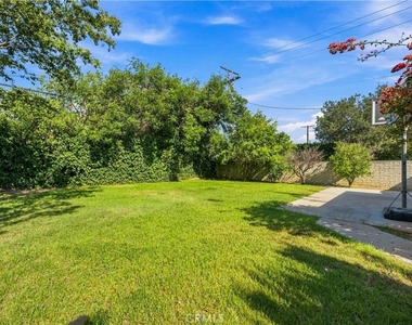 5017 Rubio Avenue - Photo Thumbnail 35
