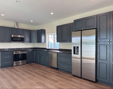 1319 Amapola Avenue - Photo Thumbnail 11
