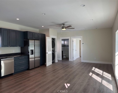 1319 Amapola Avenue - Photo Thumbnail 13