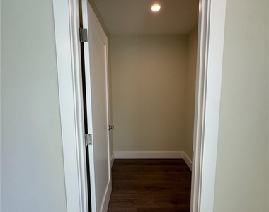 1319 Amapola Avenue - Photo Thumbnail 2