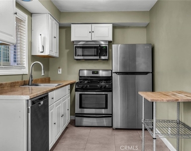 417 N Broadway - Photo Thumbnail 4