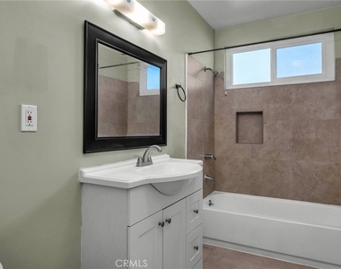 417 N Broadway - Photo Thumbnail 6