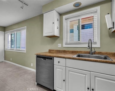 417 N Broadway - Photo Thumbnail 5
