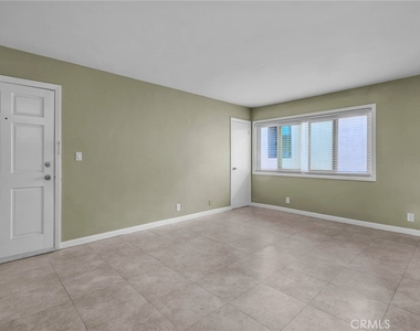 417 N Broadway - Photo Thumbnail 3