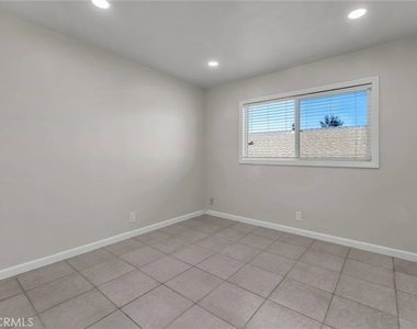 417 N Broadway - Photo Thumbnail 7