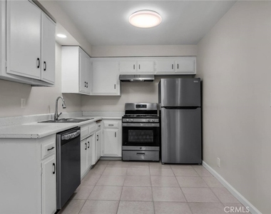 417 N Broadway - Photo Thumbnail 4