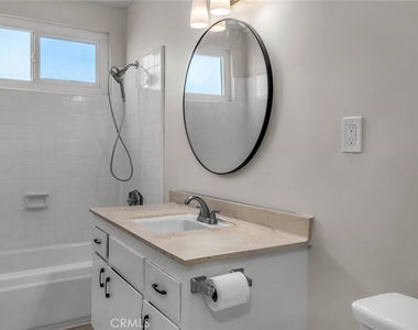 417 N Broadway - Photo Thumbnail 6