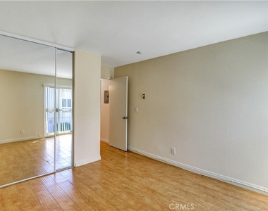 611 S Prospect - Photo Thumbnail 18