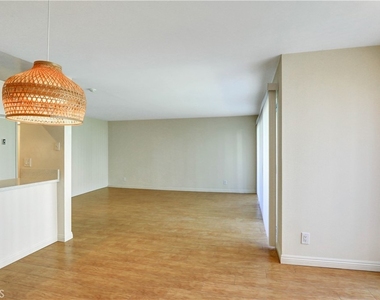 611 S Prospect - Photo Thumbnail 7