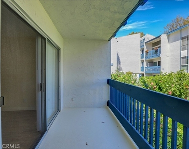 611 S Prospect - Photo Thumbnail 2