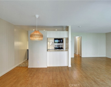 611 S Prospect - Photo Thumbnail 6