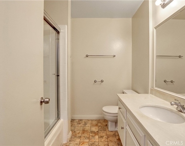 611 S Prospect - Photo Thumbnail 15