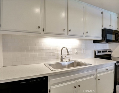 611 S Prospect - Photo Thumbnail 12
