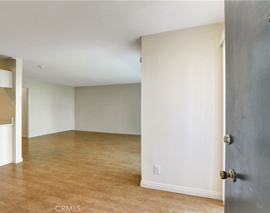 611 S Prospect - Photo Thumbnail 5